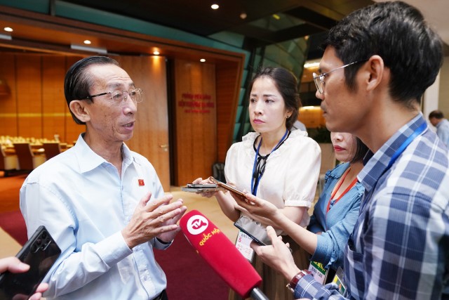 ĐBQH TRẦN HOÀNG NGÂN: TẠO ĐỘNG LỰC ĐỂ THÀNH PHỐ HỒ CHÍ MINH PHÁT HUY VAI TRÒ ĐẦU TÀU KINH TẾ CẢ NƯỚC